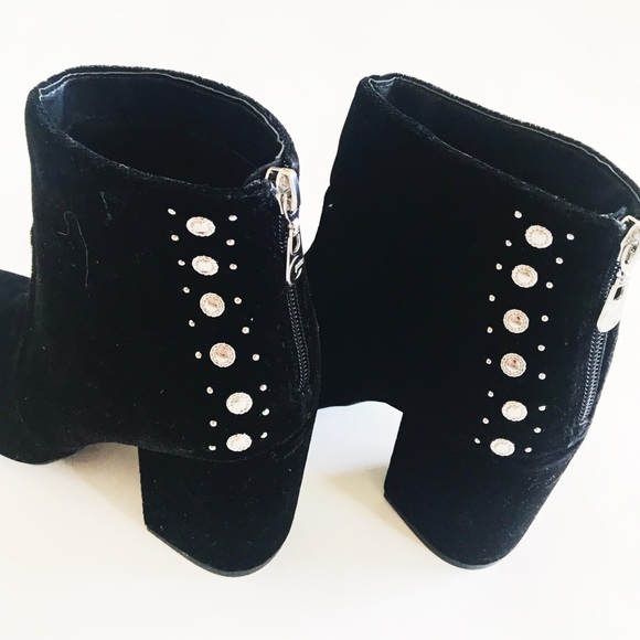 G by Guess velvet ankle booties - Picture 3 of 6